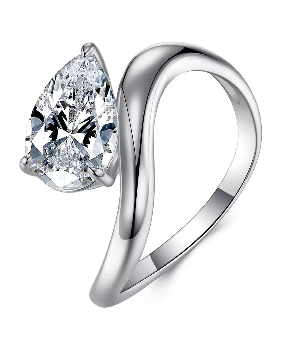 Lumi Pear Ring
